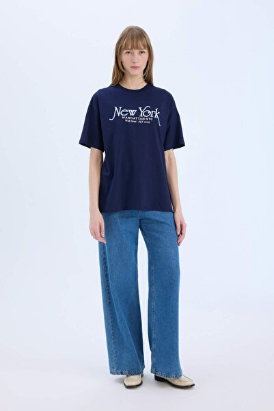 DeFacto Übergroßes, geräumiges, bedrucktes Kurzarm-T-Shirt mit Rundhalsausschnitt E5057ax25sp