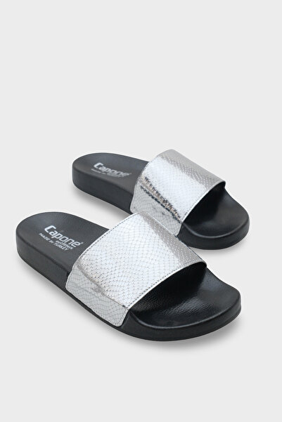 Capone Outfitters Women's slippers