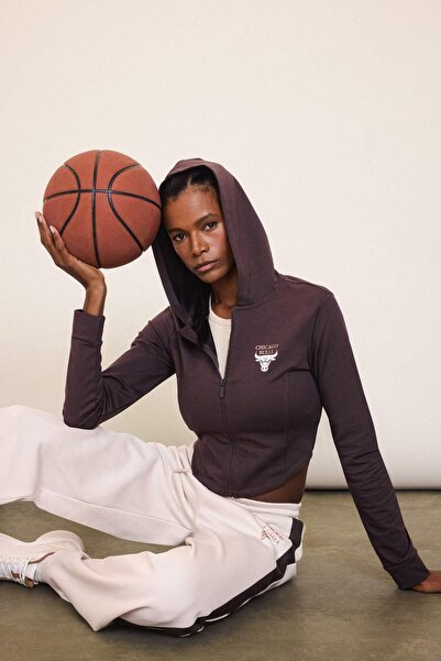 DeFacto Defactofit Nba Chicago Bulls Slim Fit Close-Fitting Hooded Jersey Fabric Zip-Up Cardigan D6137Ax25Sp