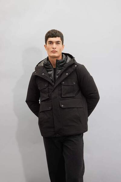 DeFacto Su Geçirmez Slim Fit Dar Kesim Kapüşonlu Fermuarlı Çıtçıtlı Cepli Mont C7443AX24WN