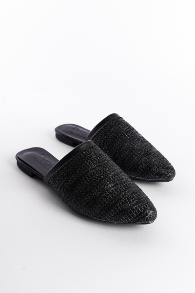 Capone Outfitters Uzavreté dámske papuče so slamenou špičkou