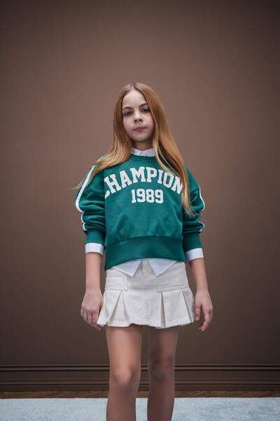 DeFacto Kız Çocuk Relax Fit Bisiklet Yaka Baskılı Sweatshirt D7442A825SP