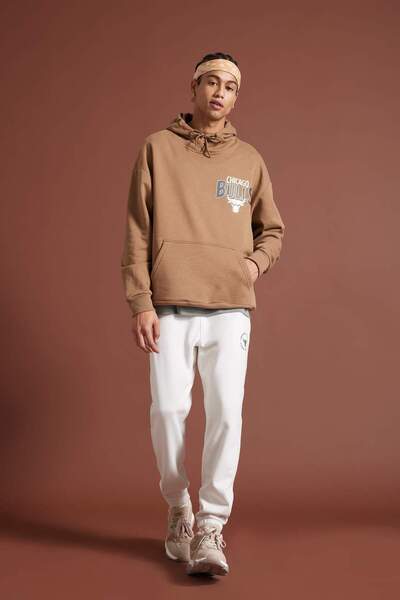 DeFacto DeFactoFit NBA Chicago Bulls Oversize Geniş Kalıp Kapüşonlu Sırt Baskılı Kalın Sweatshirt D3243AX24W