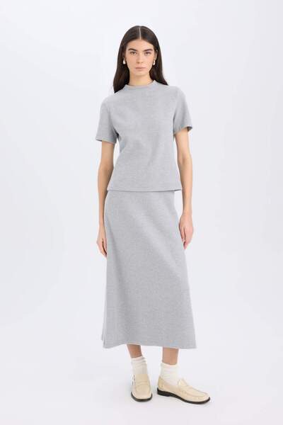 DeFacto Selanik Fabric 2-Piece Set Crew Neck Short Sleeve Top Flexible Waist Midi Skirt E2425Ax24Wn