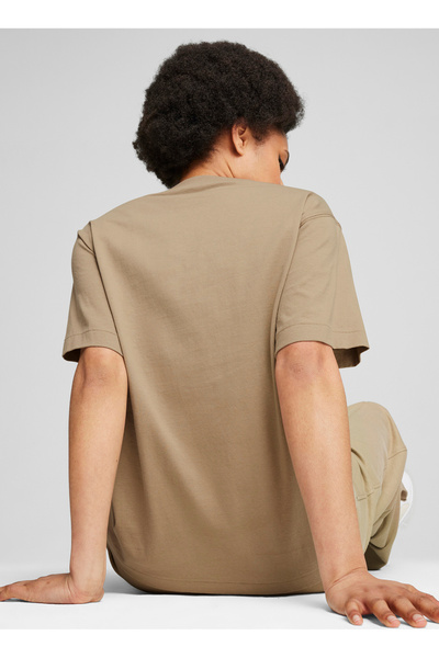 Puma Καφέ γυναικείο μπλουζάκι με λαιμόκοψη κανονικής εφαρμογής 68161967 HER Graphic Tee