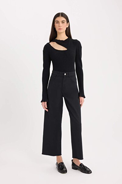 DeFacto Slim Fit Dar Kesim Yarım Balıkçı Yaka Basic Düz Fitilli Kaşkorse Uzun Kollu Tişört C8473AX24AU
