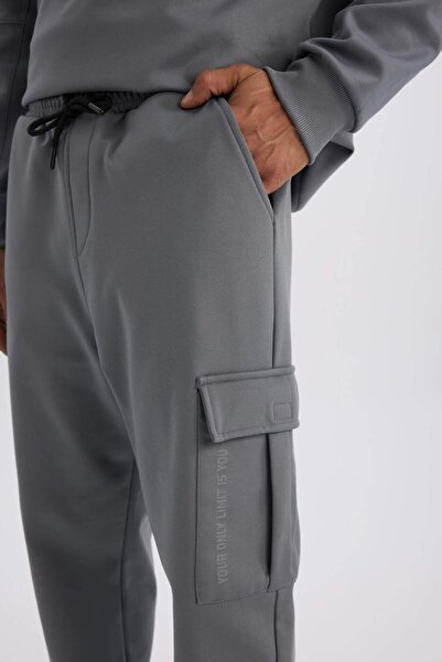 DeFacto Defactofit Athlete Jogger Sweatpants Standard Fit Three Pockets Waist Tie Elasticated Leg D3741Ax24Wn