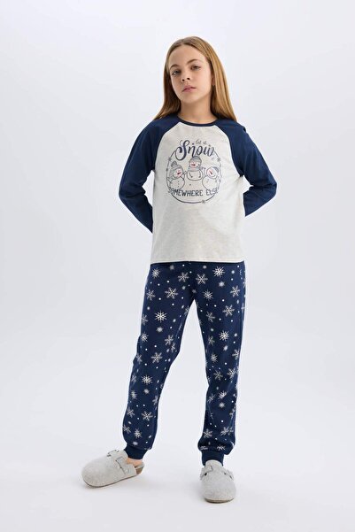 DeFacto Kız Çocuk Yılbaşı Temalı Pijama Takımı Bisiklet Yaka Uzun Kollu Üst Uzun Alt D8797A824AU
