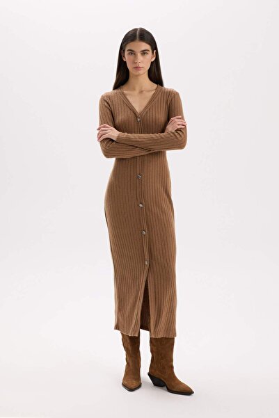 DeFacto Bodycon Vücudu Saran Basic Düz V Yaka Düğmeli Fitilli Kaşkorse Midi Uzun Kollu Elbise B3261AX24WN