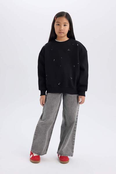 DeFacto Kız Çocuk Yılbaşı Temalı Oversize Geniş Kalıp Bisiklet Yaka Taşlı İçi Yumuşak Tüylü Sweatshirt D5420