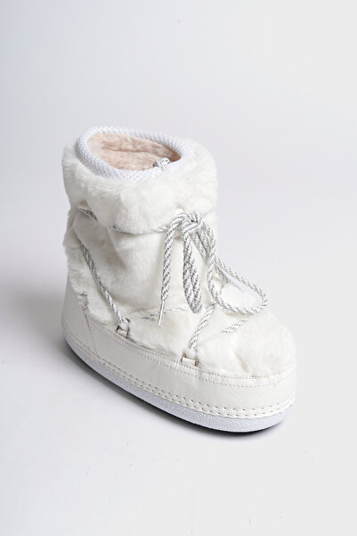 Capone Outfitters Round Toe Thick Soled Furry Women's Snow Boots