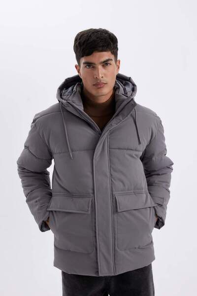 DeFacto Slim Fit Dar Kesim Astarlı Kapüşonlu Fermuarlı Çift Cepli Kışlık Şişme Mont A3489AX24WN