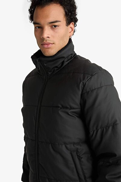 DeFacto Regular Fit Gömlek Yaka Astarlı Fermuarlı Suni Deri Mont C5857AX24WN