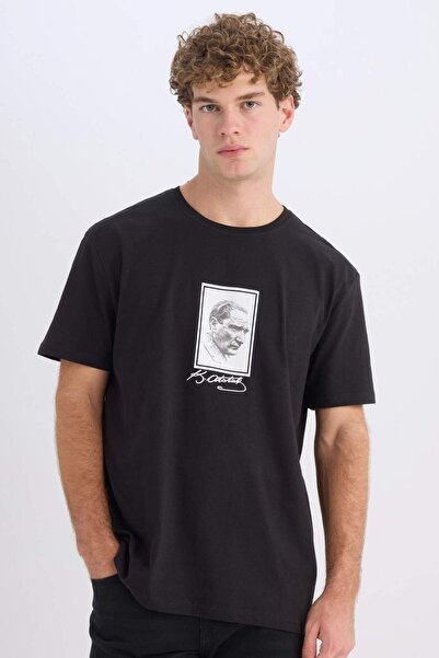 DeFacto 100% бавовна, прямий крій, комір-стійка, принт Ататюрк, короткий рукав, футболка E5053AX24AU