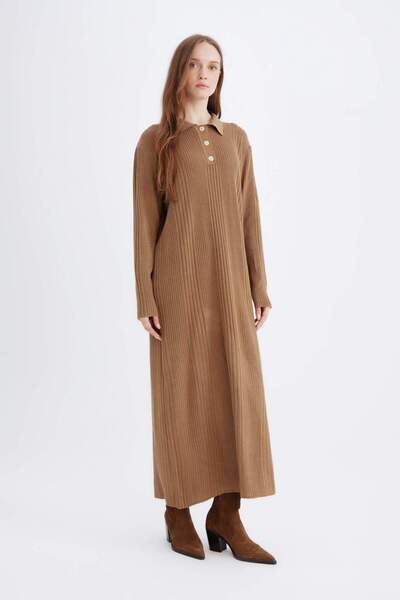DeFacto Φόρεμα με κανονική εφαρμογή Polo Neck Basic μονόχρωμο μάξι πλεκτό φόρεμα D5434AX24WN