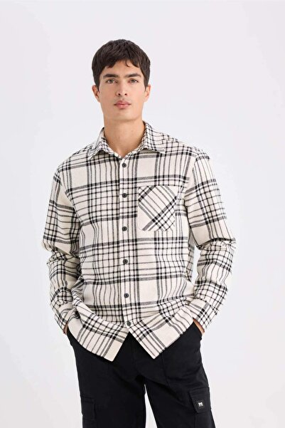DeFacto Regular Fit Kareli Flanel Cep Detaylı Uzun Kollu Gömlek D3499AX24WN