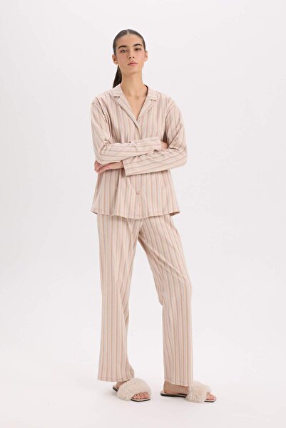 DeFacto Fall in Love  Pijama Takım Uzun Kollu Düğmeli Üst Beli Lastikli Uzun Alt D2260AX24WN