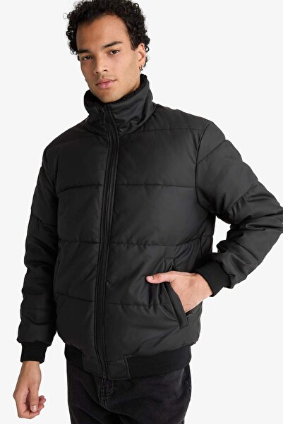 DeFacto Regular Fit Gömlek Yaka Astarlı Fermuarlı Suni Deri Mont C5857AX24WN