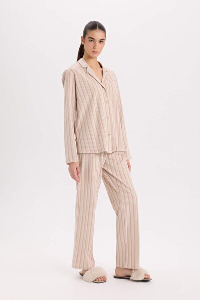 DeFacto Fall in Love  Pijama Takım Uzun Kollu Düğmeli Üst Beli Lastikli Uzun Alt D2260AX24WN