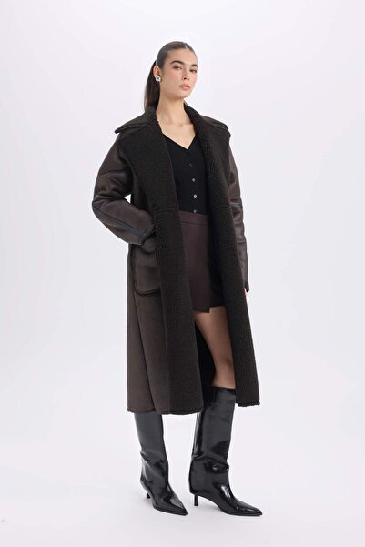 DeFacto Regular Fit Smokin Yaka Suni Deri Düğmeli Cepli Pelüş Astar Parka D0840AX24WN
