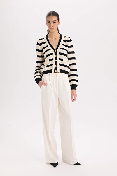 DeFacto Regular Fit V-Neck Striped Buttoned Knitwear Cardigan D8470Ax24Wn
