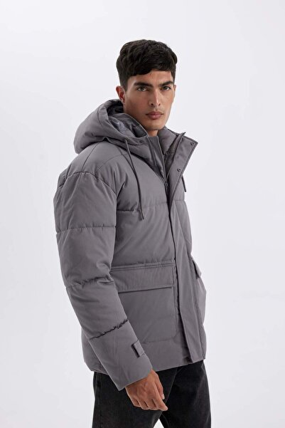 DeFacto Slim Fit Dar Kesim Astarlı Kapüşonlu Fermuarlı Çift Cepli Kışlık Şişme Mont A3489AX24WN
