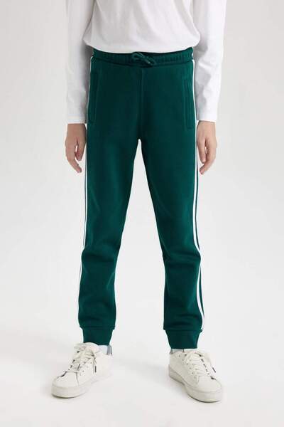 DeFacto Erkek Çocuk Regular Fit Kalın Sweatshirt Kumaşı Pantolon D4445A8NS