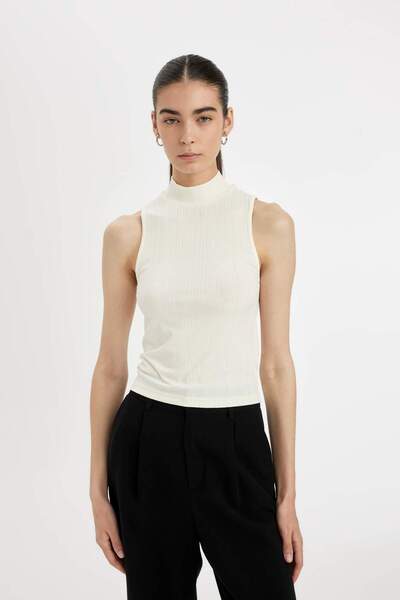 DeFacto Slim Fit Slim Fit Halber Rollkragenpullover mit geripptem Camisole Smart Athlete C7703AX24AU