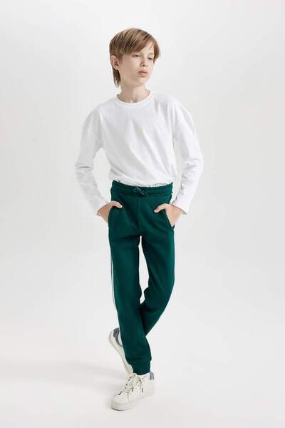 DeFacto Erkek Çocuk Regular Fit Kalın Sweatshirt Kumaşı Pantolon D4445A8NS