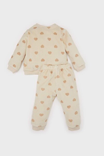 DeFacto Kız Bebek Pijama Takımı Kalp Desenli Velur Uzun Kollu Üst Uzun Alt D5380A524WN