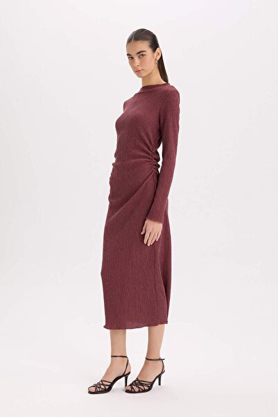 DeFacto Bodycon Vücudu Saran Yarım Balıkçı Yaka Basic Düz Bürümcük Uzun Kollu Midi Bordo Elbise D8643AX24AU