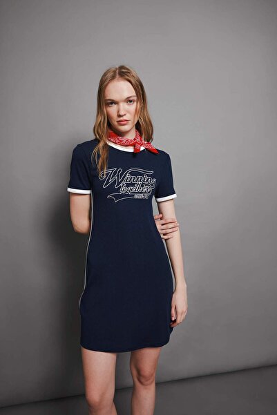 DeFacto Coool Bodycon Vücuda Oturan Bisiklet Yaka Baskılı Fitilli Kaşkorse Kısa Kollu Mini Siyah Elbise D450