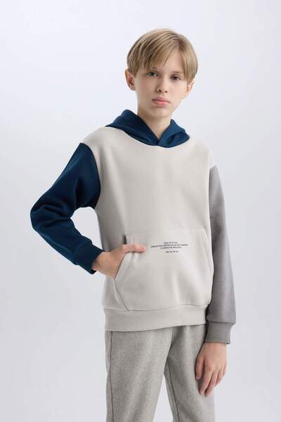 DeFacto Erkek Çocuk Kapüşonlu Cep Baskılı Sweatshirt B4426A8NS