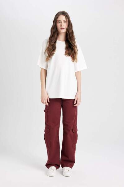 DeFacto Beetlejuice Oversize Crew Neck Back Print Short Sleeve T-Shirt D8361Ax24Au