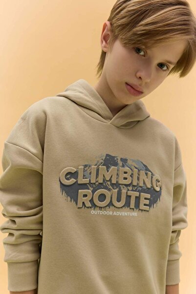 DeFacto Erkek Çocuk Oversize Geniş Kalıp Kapüşonlu Baskılı Sweatshirt D5408A824WN