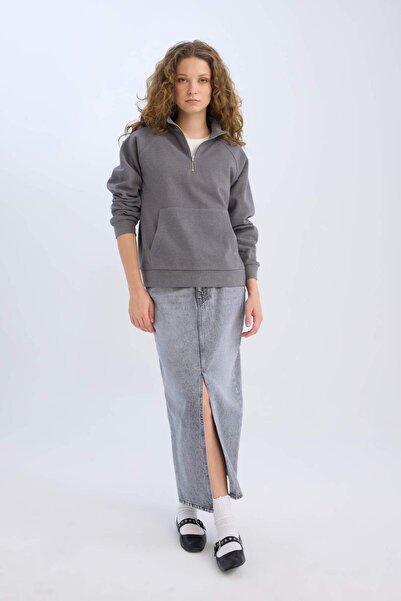 DeFacto Oversize Wide Fit Basic Plain Kangaroo Pocket Zippered Polo Neck Sweatshirt E0741Ax24Wn
