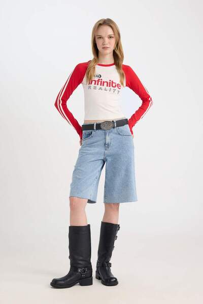 DeFacto Coool Fit Slim Fit Rundhalsausschnitt bedrucktes Langarm-T-Shirt D6698AX24WN