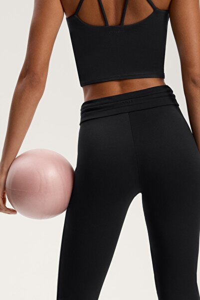Oysho Comfortlux kemerli flare pantolon
