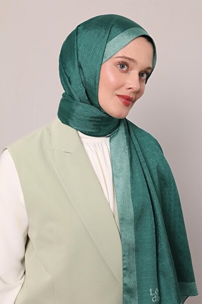 Levidor Ring Patterned Monogram Shawl