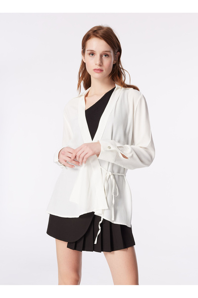Fabrika V Yaka Düz Kırık Beyaz Kadın Bluz F4SL-BLZ0856