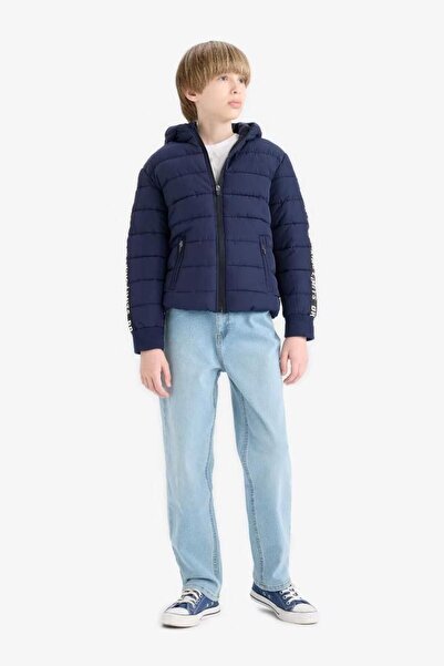 DeFacto Erkek Çocuk Su Geçirmez Kapüşonlu Polar Astarlı Fermuarlı Şişme Mont E8389A825WN