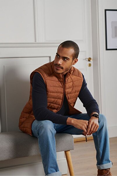 Tchibo جاكيت رجالي مبطن سادة، لون صدئ