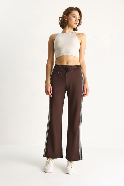 Bianco Lucci Women's Comfortable Fit Side Stripe Detail Rubber Waist Soft Textured Sweatpants T006 60283544