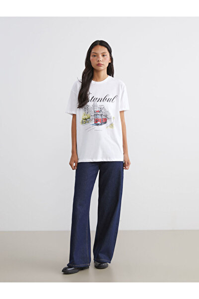 LC Waikiki Sparkling Choices from Shining Store | Crew Neck Istanbul Printed Women's T-Shirt