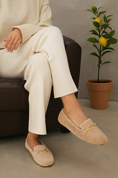 Beyond Women's Beige Buckle Plush Home Slippers Byndvt03