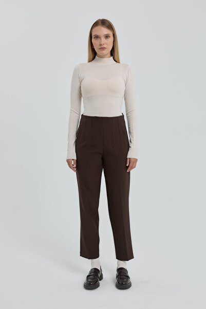 Nihan Pens Detailed Carrot Pants Brown