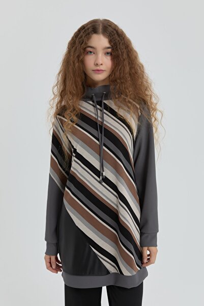 Nihan Dik Yaka Desenli Sweat Füme