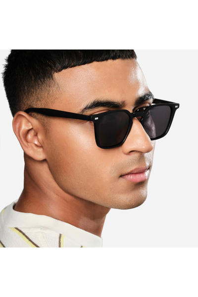 The Optical Club الإيزي