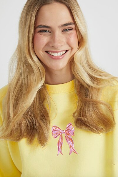 The Champ Clothing Γυναικείο φούτερ Oversize με ροζ κορδέλα με στάμπα κίτρινο – Λαιμόκοψη, 3 κλωστές από φλις με ανάγλυφο
