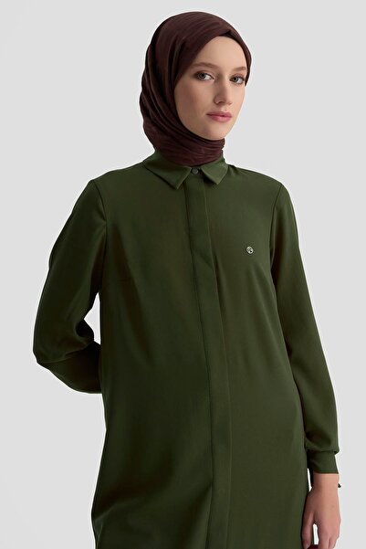 Armine TREND Gizli Düğmeli Kol Detaylı Gömlek Yakalı Tunik Haki 25YT4158